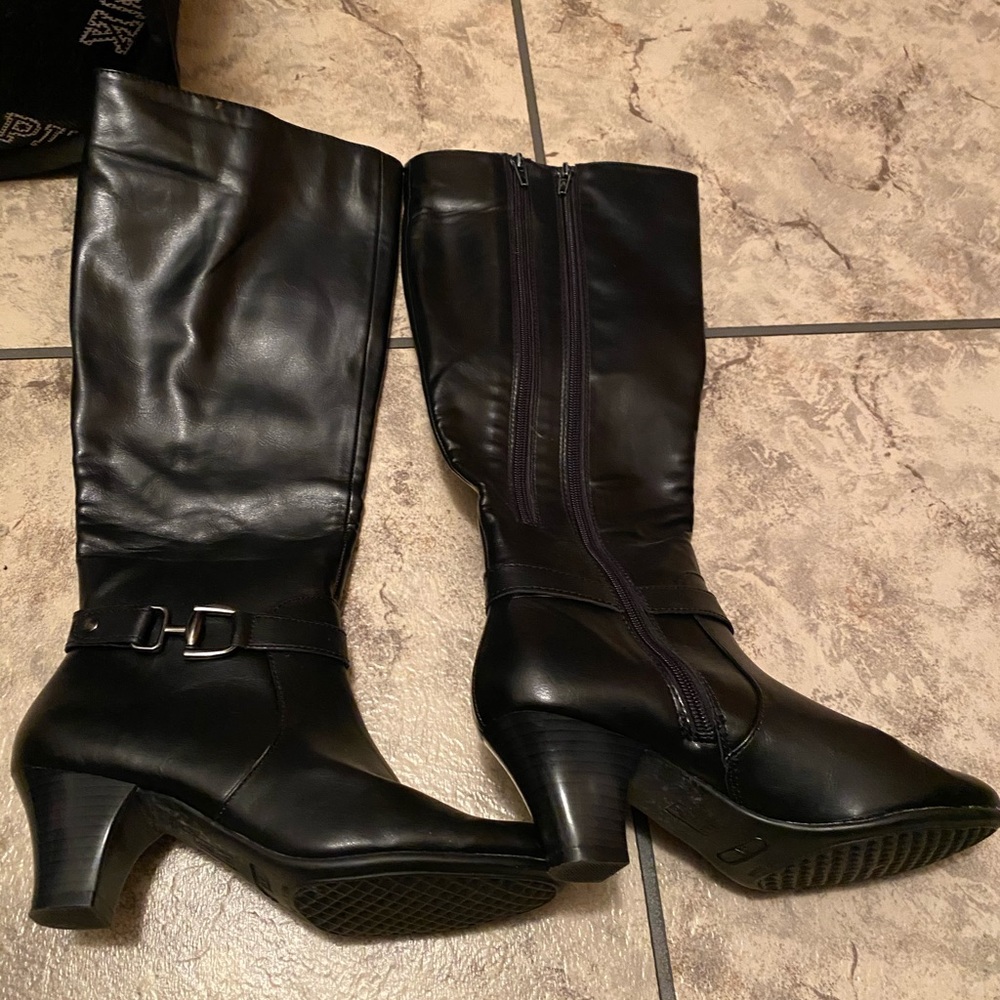 Black boots